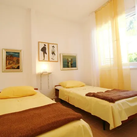 Dada Apartment